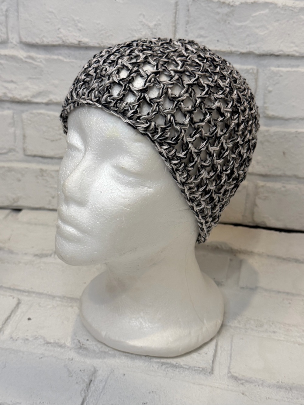 Crochet Black & White mesh hat
